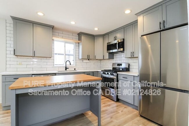 Building Photo - 5713 Mesa Verde Cir