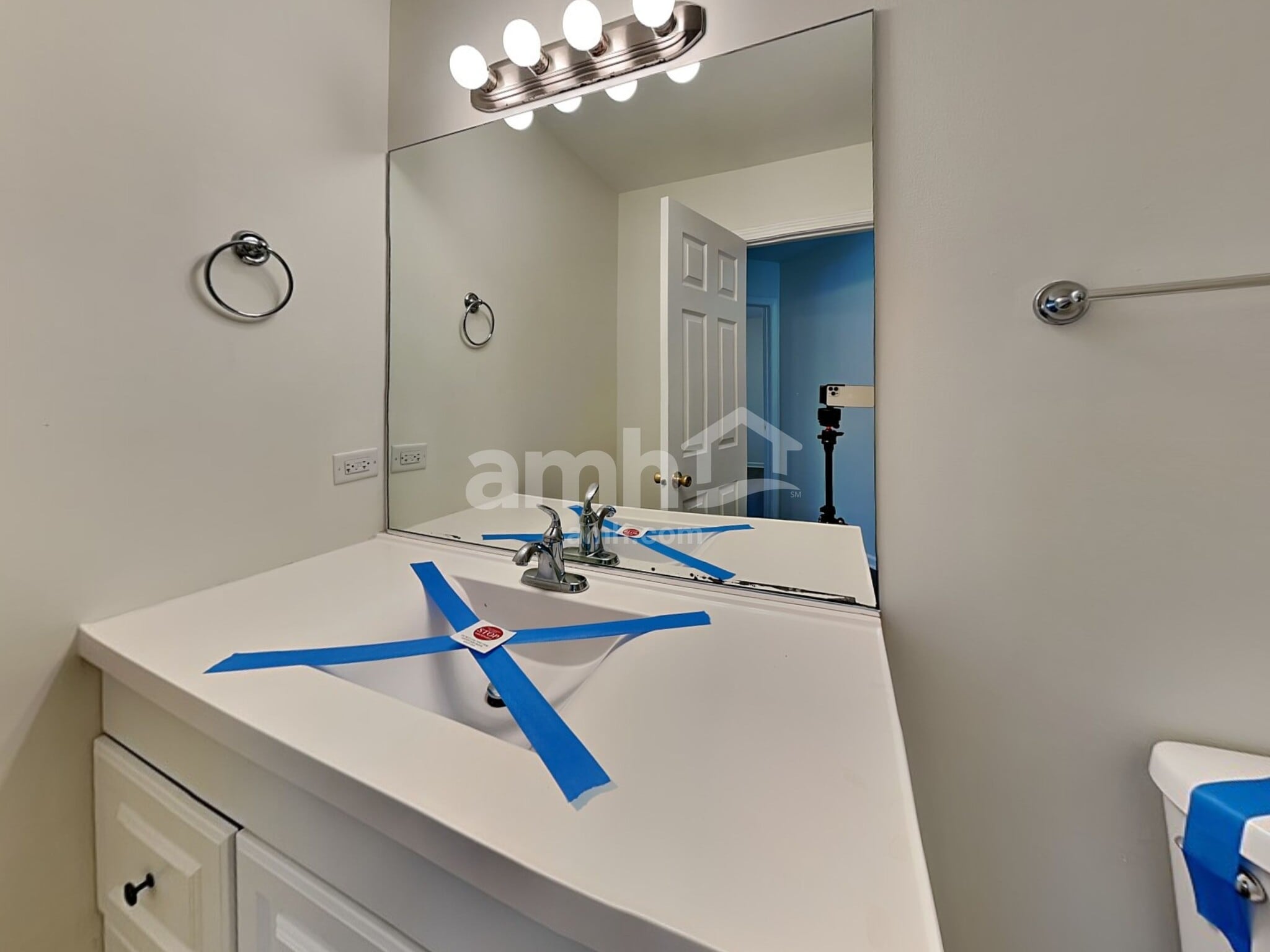 Building Photo - 2012 Primrose Dr