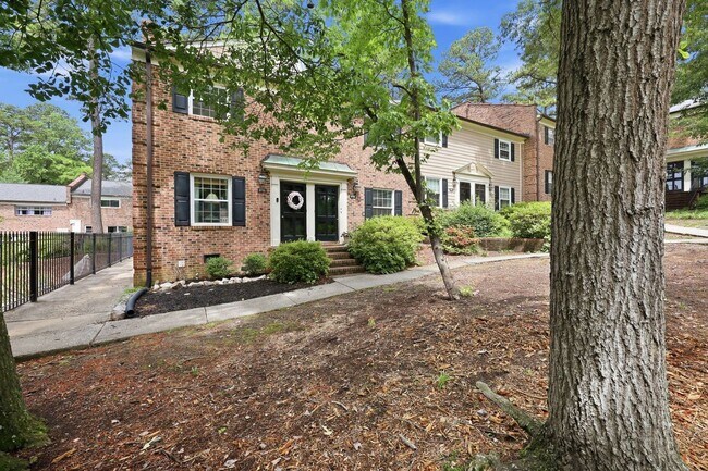 Building Photo - 3733 Yorktown Pl