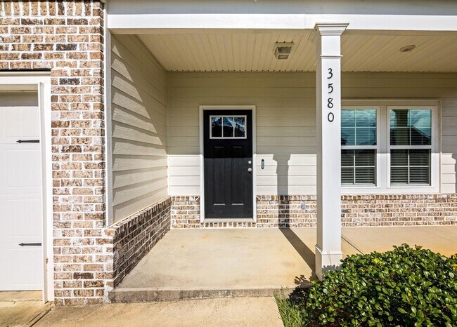 Building Photo - 3580 Hilltop Trl