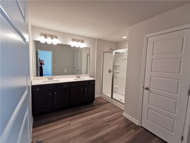 Building Photo - 209 Station Overlook Dr