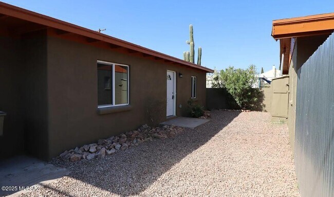Primary Photo - 202 W Laguna St