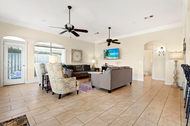 Building Photo - 25 Opal Cove