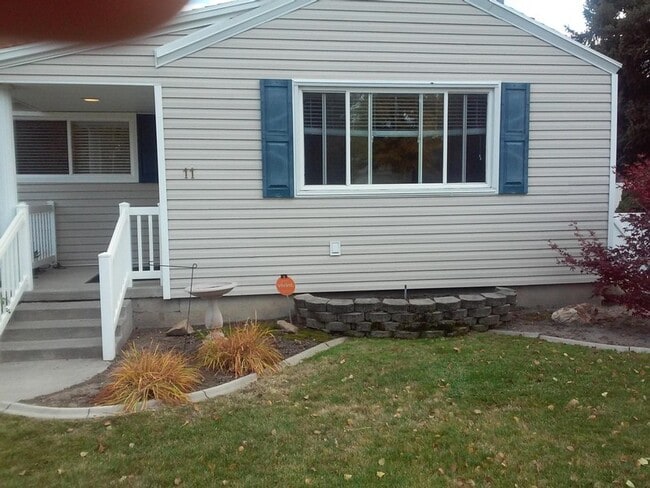 Building Photo - 11 Rose Cir