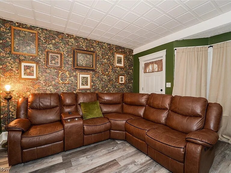 Building Photo - 3647 W 47th St