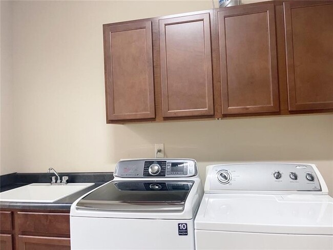 Building Photo - 6510 Bentley Ridge Dr