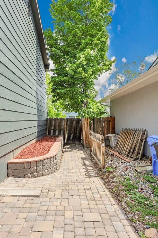 Building Photo - $2,700.00 - 4 Beds, 2 Baths, Single Family...