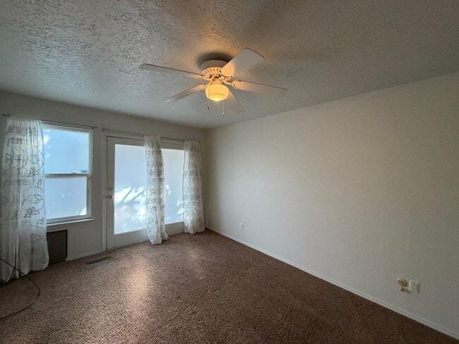 Building Photo - 3 Bedroom Single Story Home Available Near Academy Rd NW & Ventura St NE!