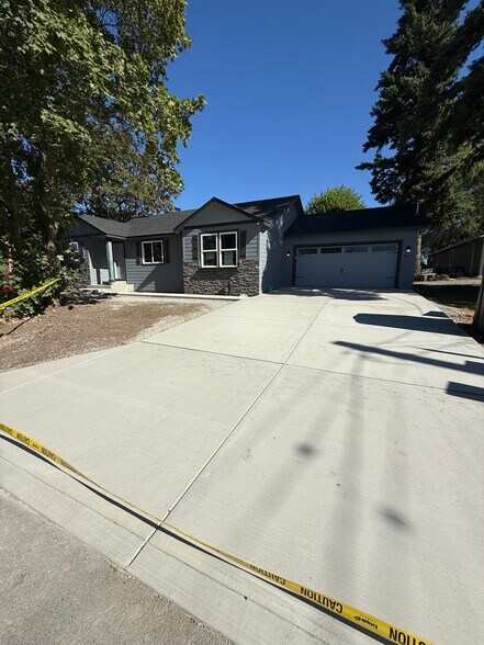 Building Photo - 10017 E Mission Ave