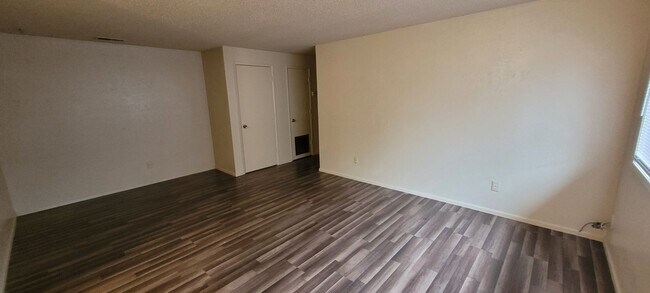 Building Photo - 23-1-6