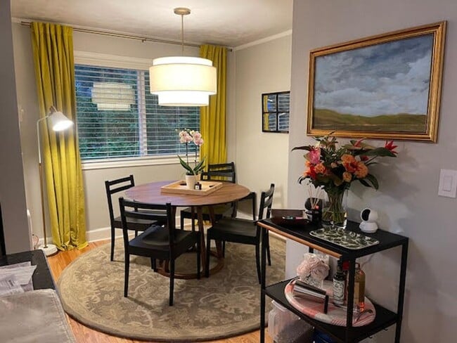 Building Photo - FABULOUS & SOPHISTICATED CONDO IN LO
