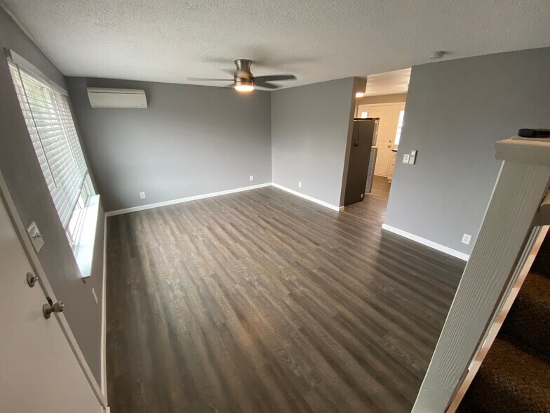 Building Photo - 407 Gertrude Dr