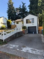 Building Photo - 545 NE 100th St