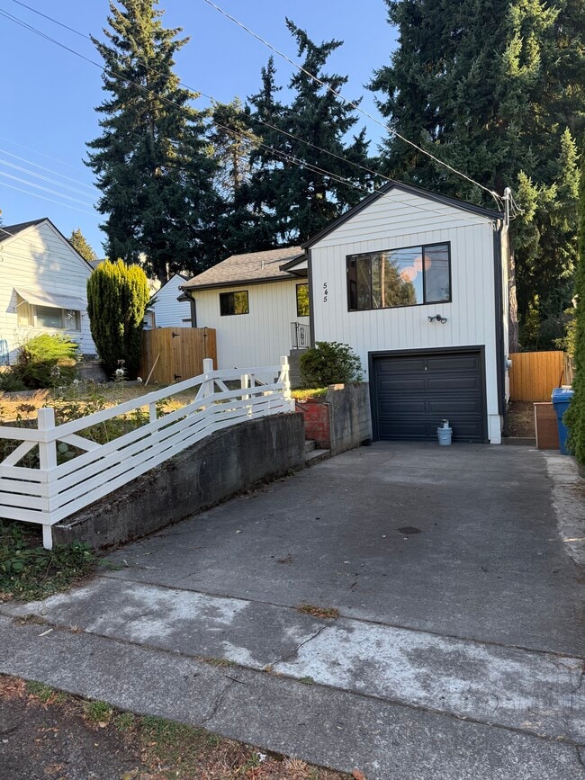 Building Photo - 545 NE 100th St