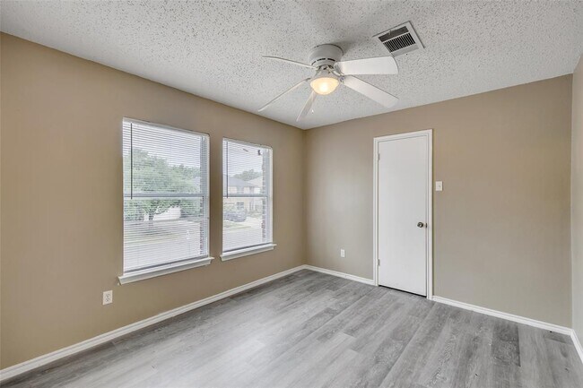 Building Photo - 2514 Byfield Dr