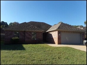 Building Photo - 455 Wisteria Dr