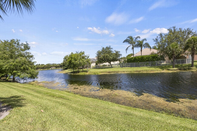Building Photo - 12120 SW Elsinore Dr