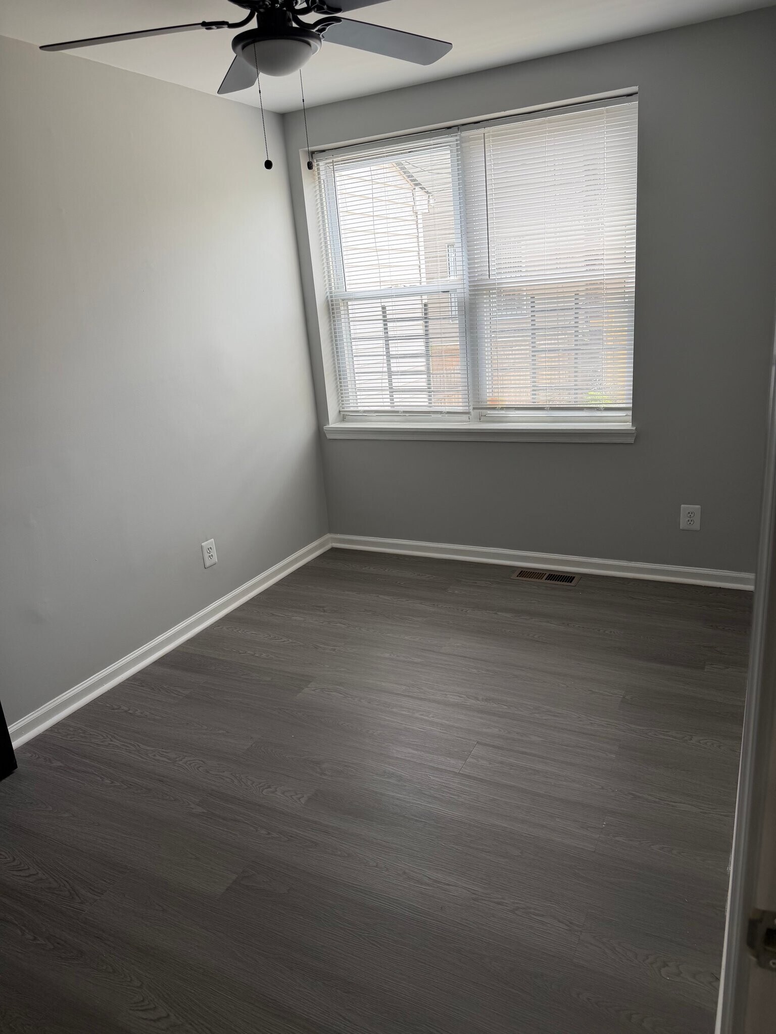 Building Photo - 803 Cator Ave
