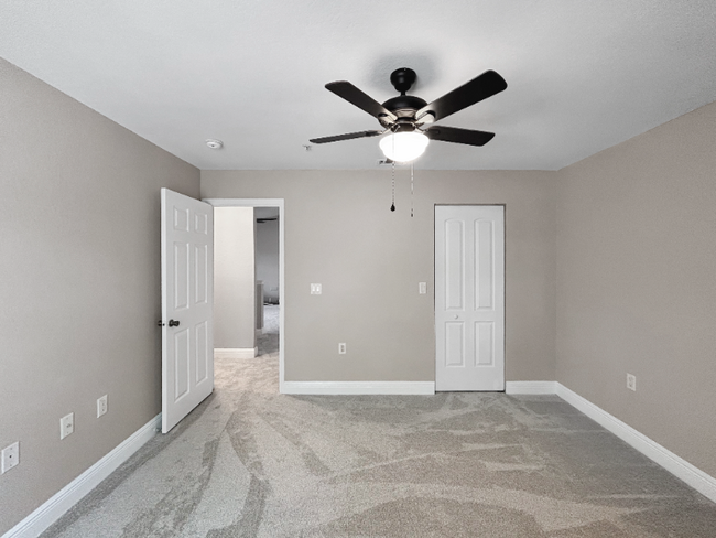 Building Photo - 7424 Vista Way