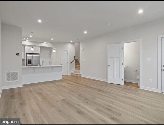 Building Photo - 24230 Ullapool Ter