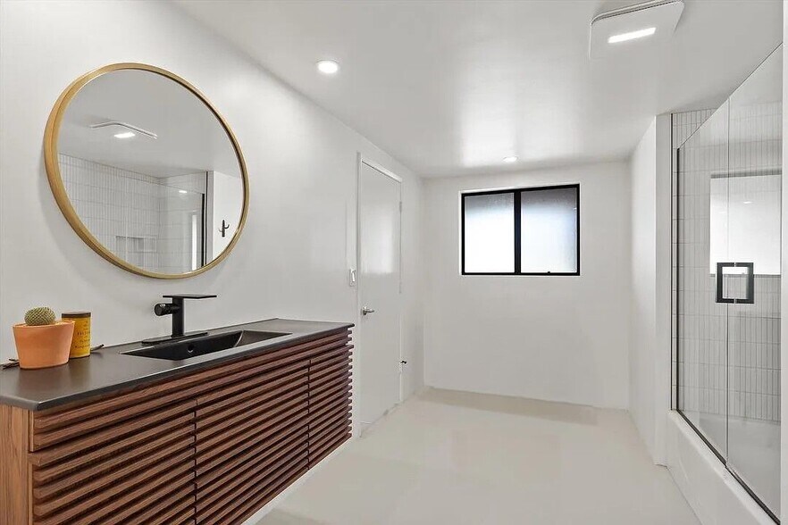 Building Photo - 53744 Ridge