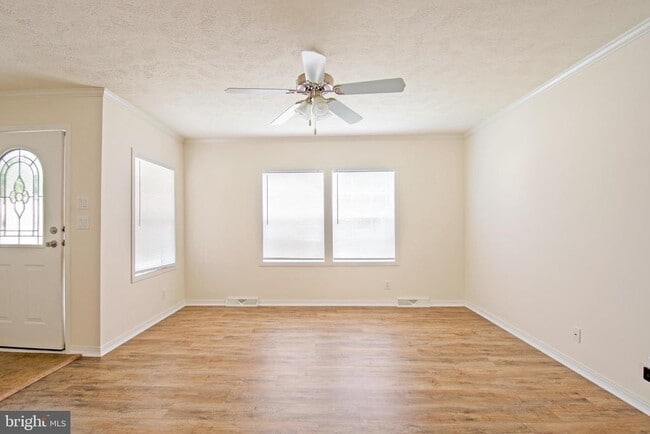 Building Photo - 192 Daffodil Dr