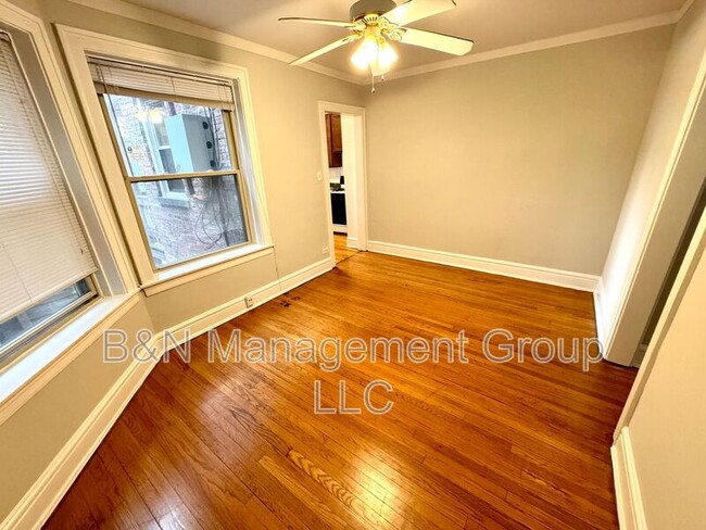 Building Photo - 4895 N Hermitage Ave