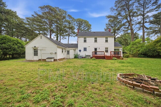 Building Photo - 400 Kemp Ln
