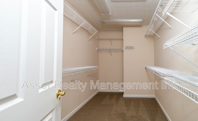 Building Photo - 2084 Allenridge Dr
