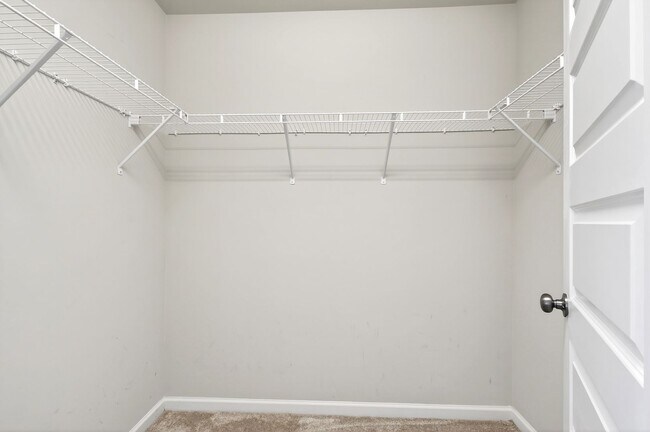 Building Photo - Beautiful 4BR End-Unit Townhome in Prime Apex Location!