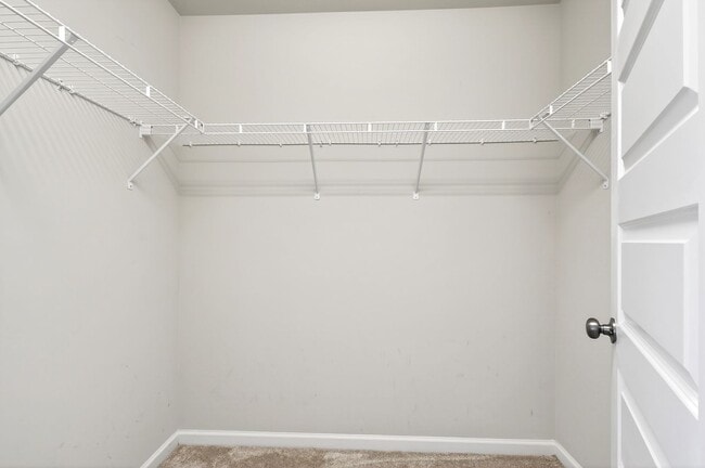 Building Photo - ***Pending*** Beautiful 4BR End-Unit Townhome in Prime Apex Location!