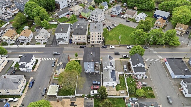 Building Photo - 272 Jefferson Ave