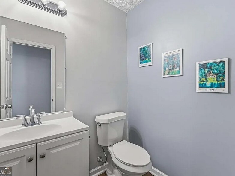 Building Photo - 6255 Beaver Creek Trl