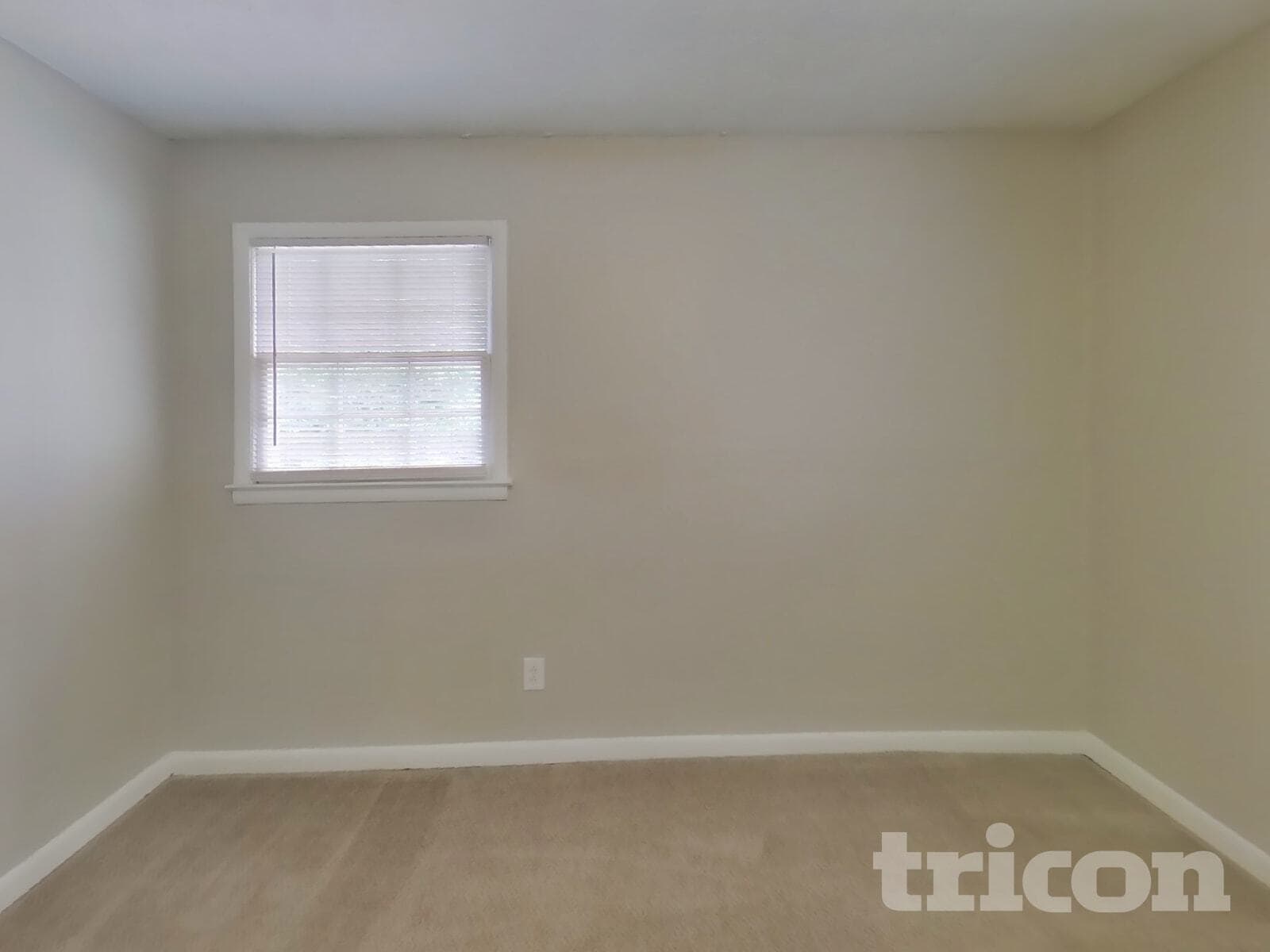 Building Photo - 887 Sheppard Way