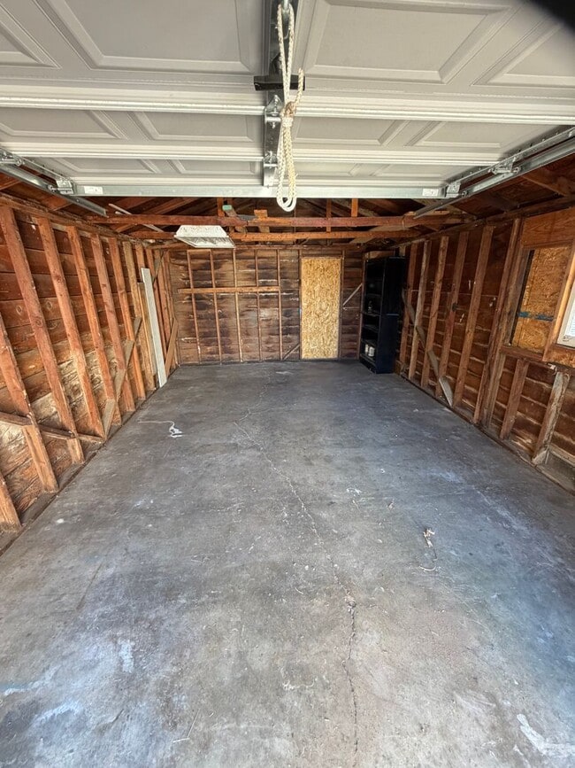 Building Photo - 224 Eden St
