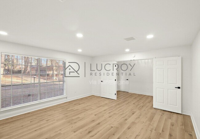 Building Photo - 816 Winthrop Cir