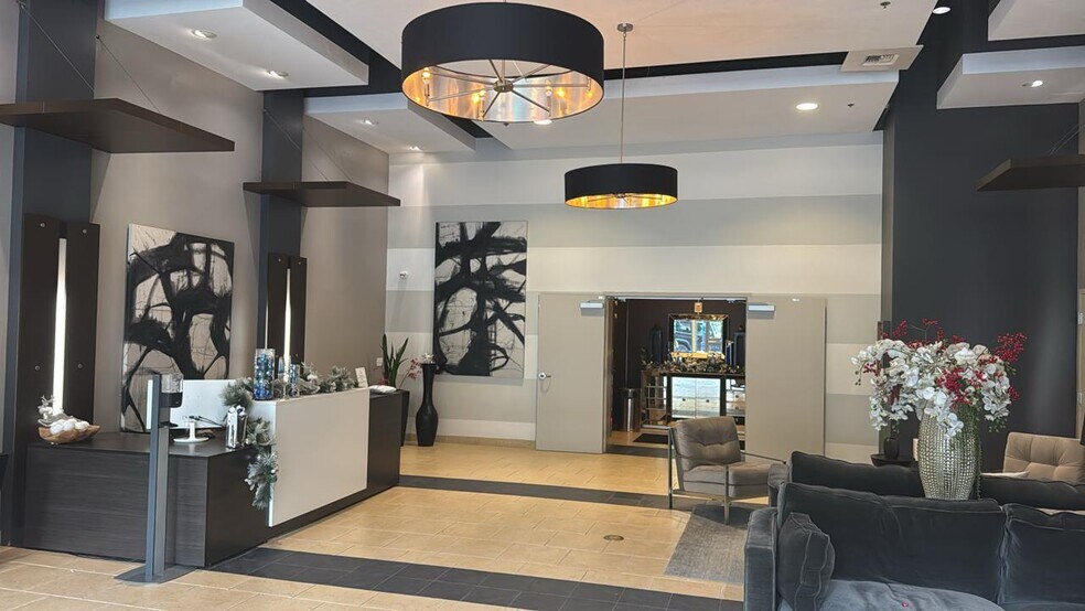 Nice lobby entrance - 253 10th Ave