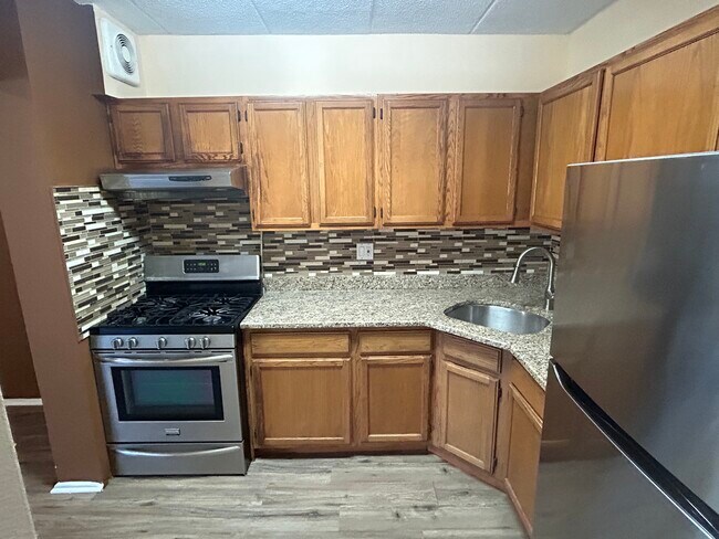 Primary Photo - 721 Thieriot Ave