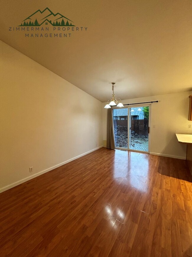 Building Photo - 3 Bedroom Home In Santa Clara!