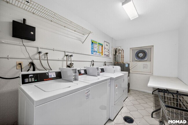 Building Photo - 1 Bedroom Condo in Hackensack