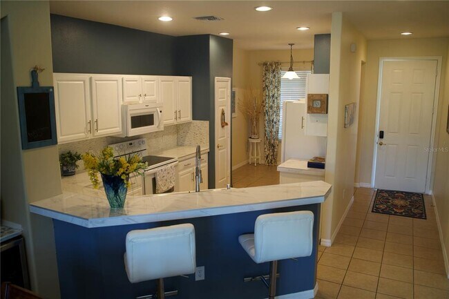Building Photo - 4925 Poolside Dr