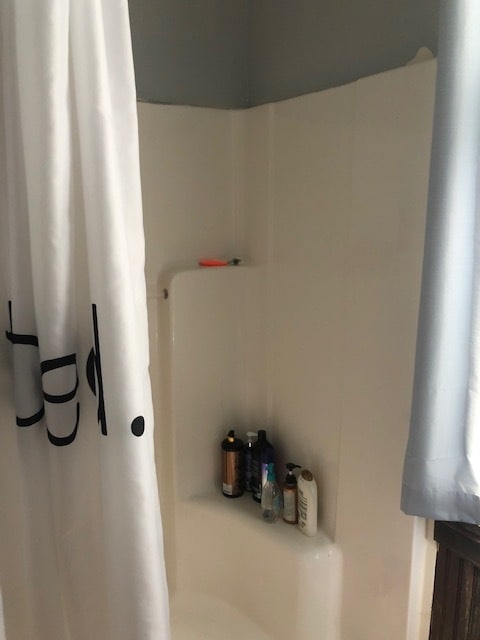 Bathroom Pic #2 - 46 Montagu St