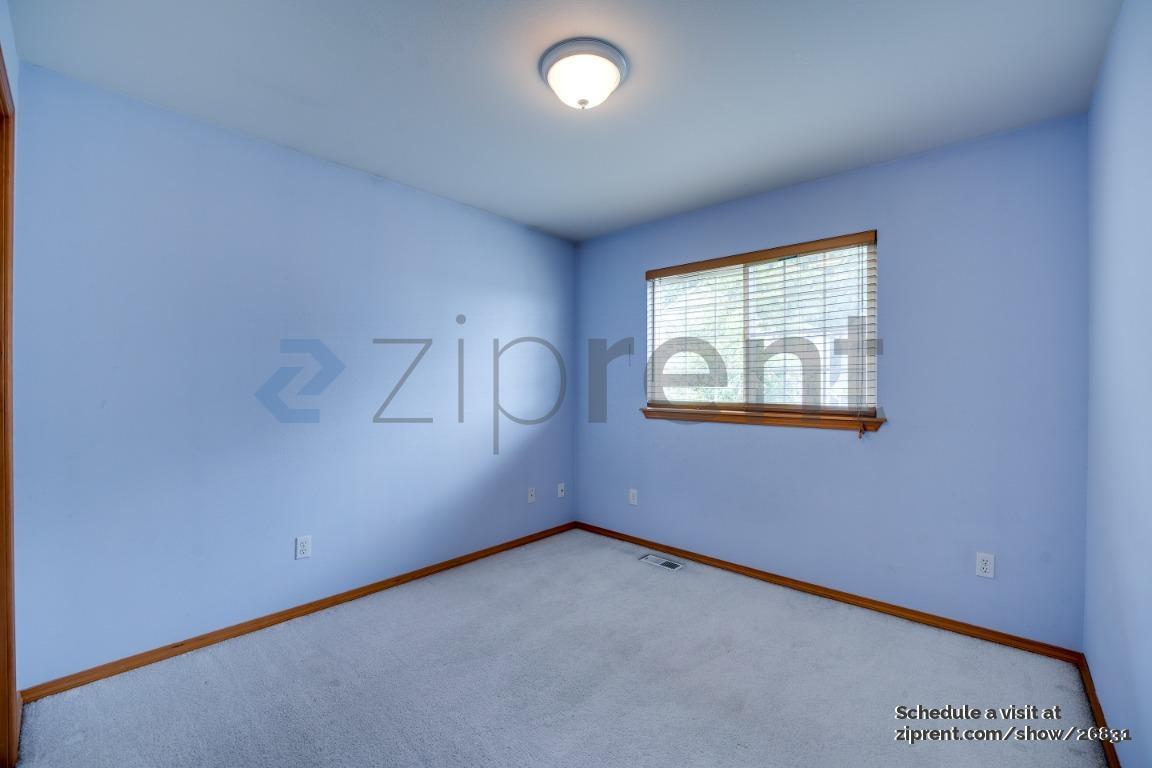 Building Photo - Unit