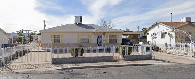 Building Photo - 929 Giles Rd