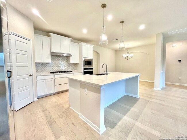 Building Photo - Hill Country Retreat
