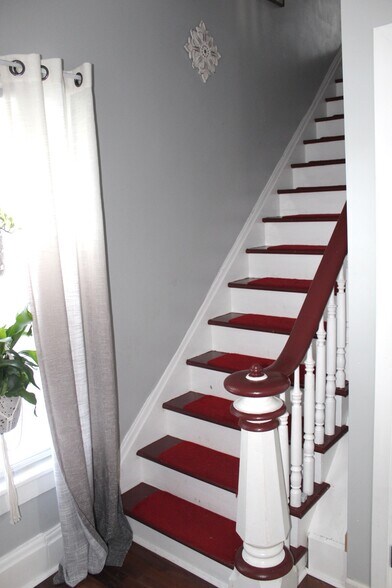 Stairs - 208 Warren St
