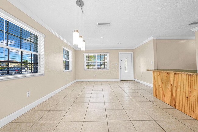 Building Photo - 2400 SW 103rd Ct