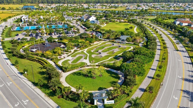 Building Photo - 4616 Longwood Lk Sq