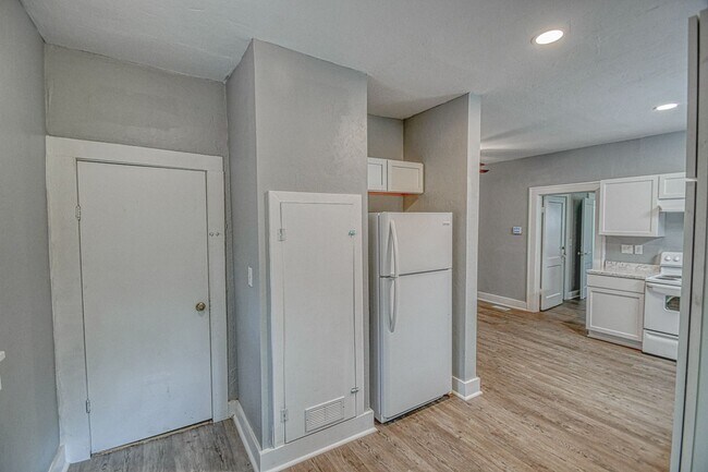 Building Photo - Newly Remodeled Campus Property! Lawn Care Included!