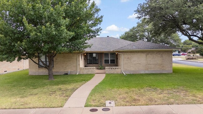Building Photo - 11143 Joymeadow Dr